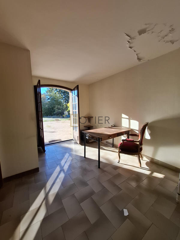 Maison - 220 m² - 7 pièces