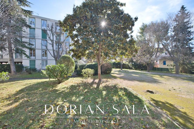 Appartement - 96 m² - 5 pièces