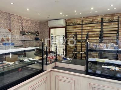 Local d'activités - 189 m² - 6 pièces