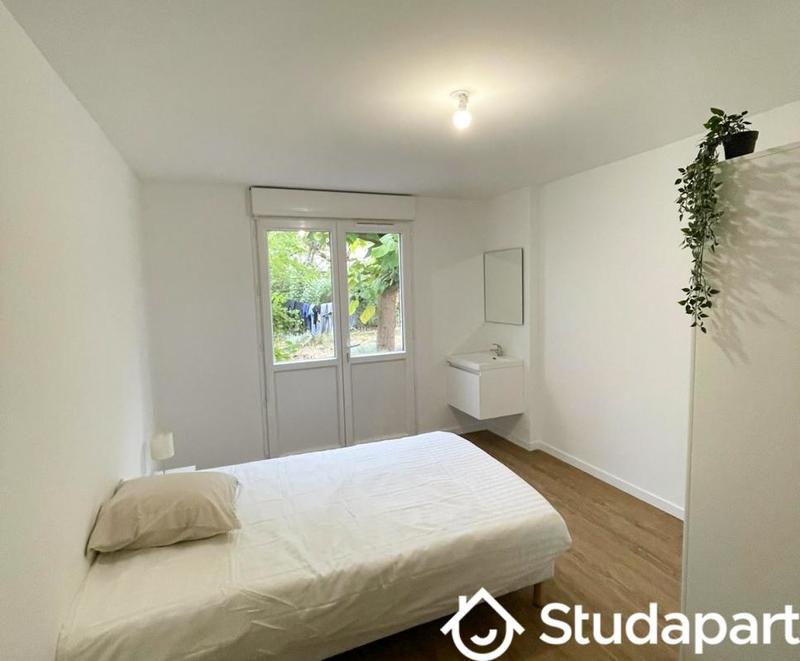 Chambre - 12 m² - 1 pièce