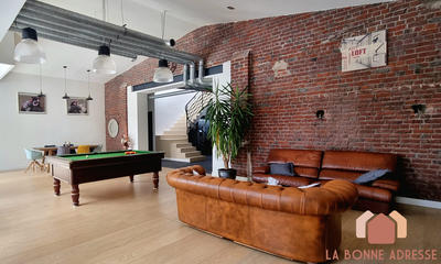 Loft - 205 m² - 5 pièces