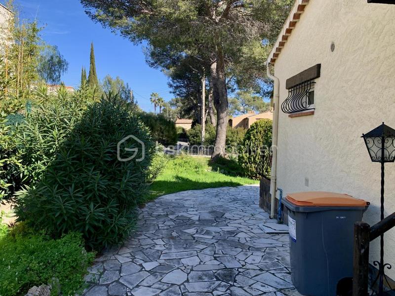 Maison traditionnelle - 110 m² - 3 pièces