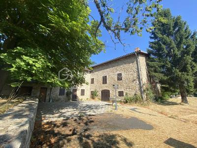 Maison traditionnelle - 380 m² - 7 pièces