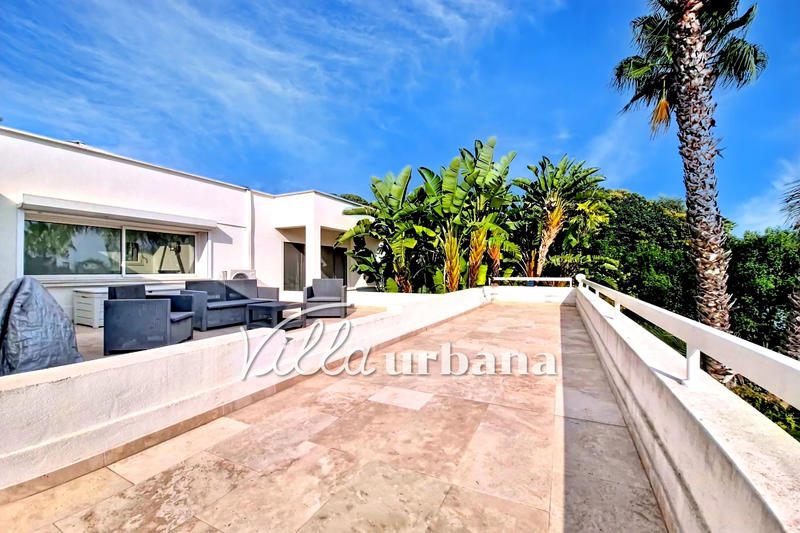 Maison - 218 m² - 6 pièces