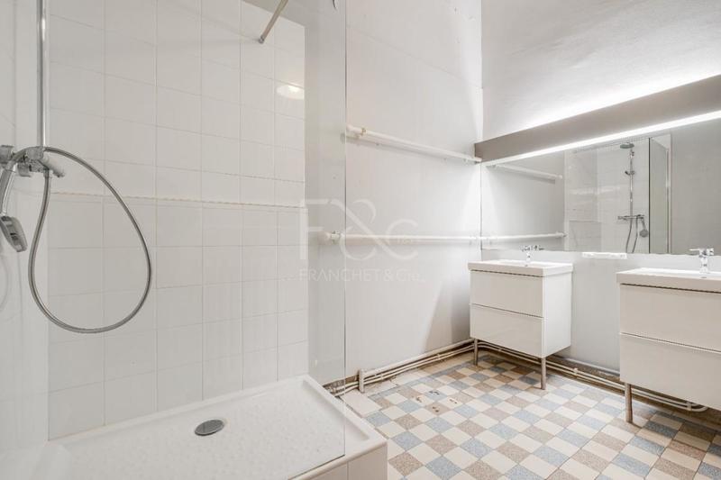 Appartement - 150 m² - 5 pièces