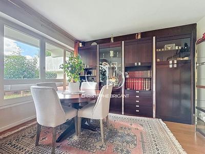 Appartement - 100 m² - 5 pièces