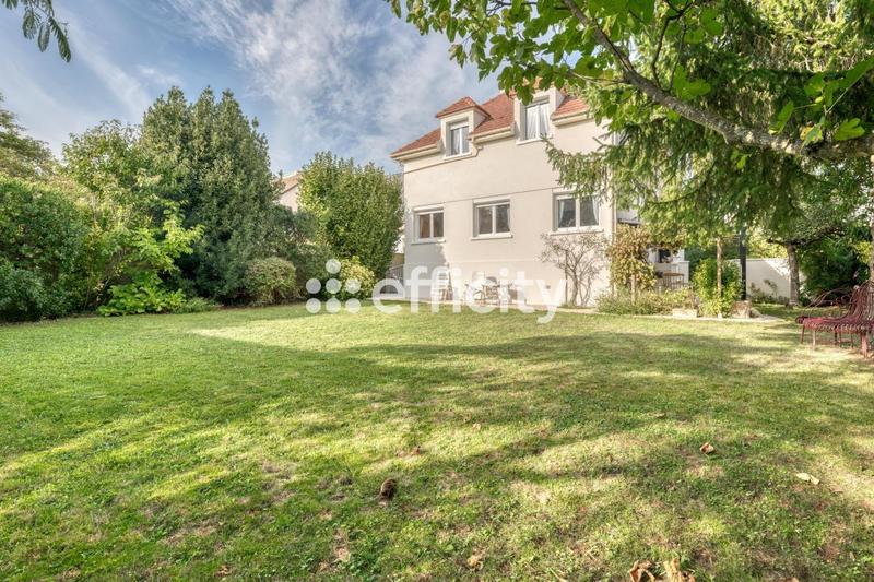 Pavillon - 155 m² - 7 pièces