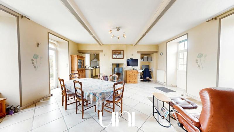 Maison - 330 m² - 10 pièces