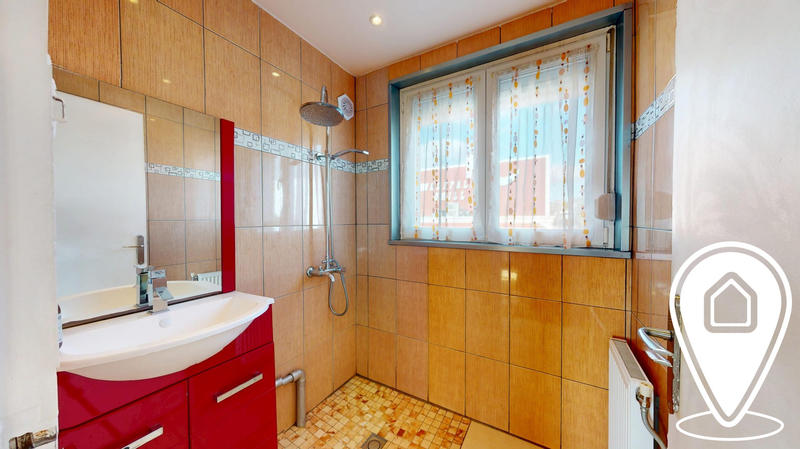 Maison - 81 m² - 5 pièces