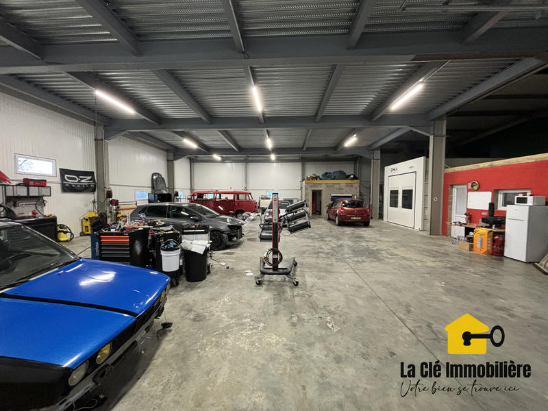 Local commercial - 1 255 m²