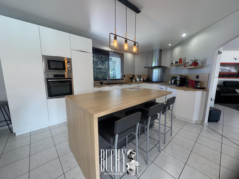 Maison - 146 m² - 6 pièces