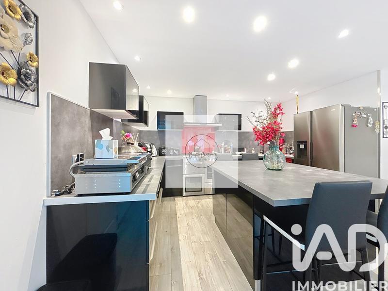 Maison - 206 m² - 10 pièces