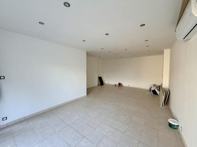 Local commercial - 80 m²