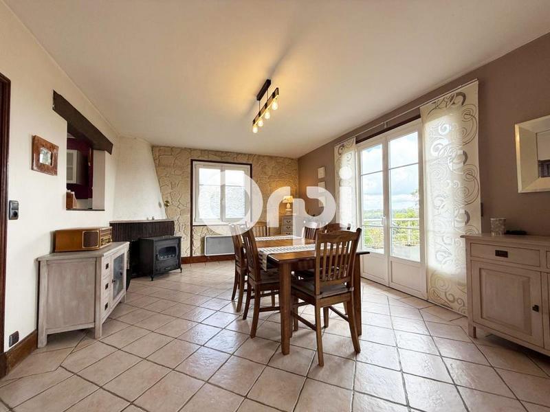 Maison - 95 m² - 5 pièces