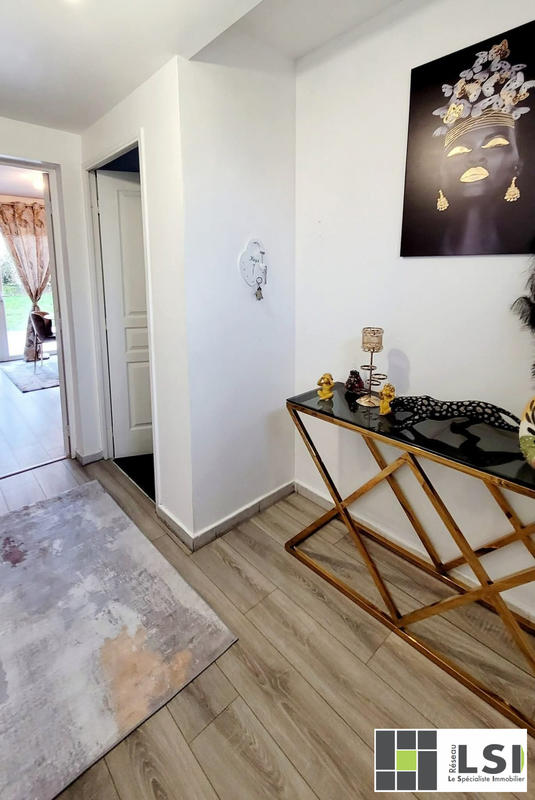 Maison - 122 m² - 9 pièces