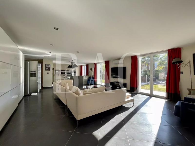 Villa - 430 m² - 12 pièces