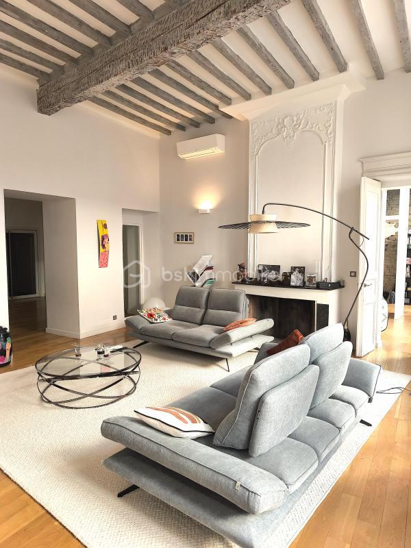 Appartement - 212 m² - 6 pièces