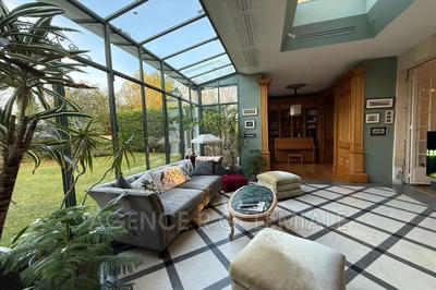 Maison - 326 m² - 12 pièces