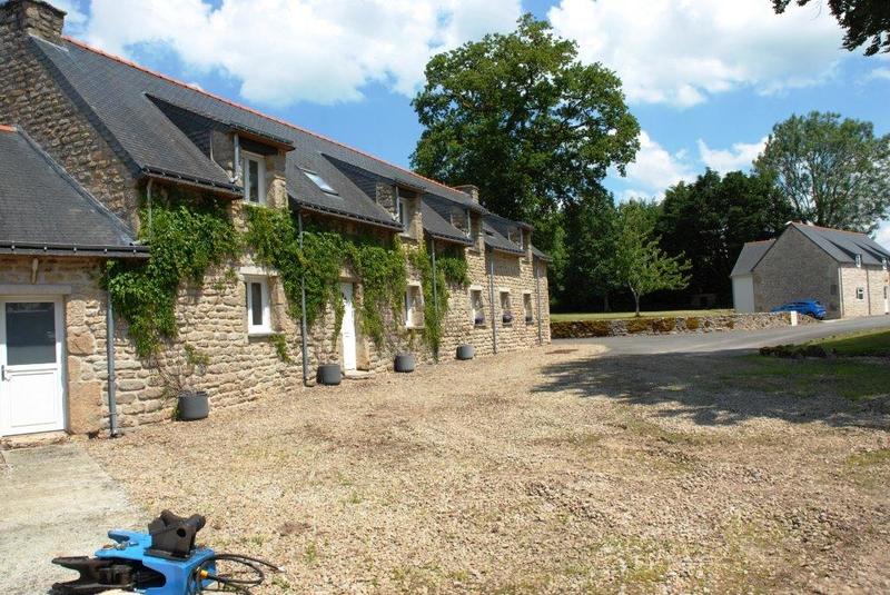 Propriété - 700 m² - 19 pièces