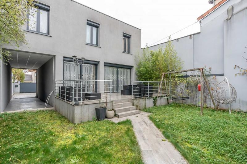 Maison - 148 m² - 6 pièces