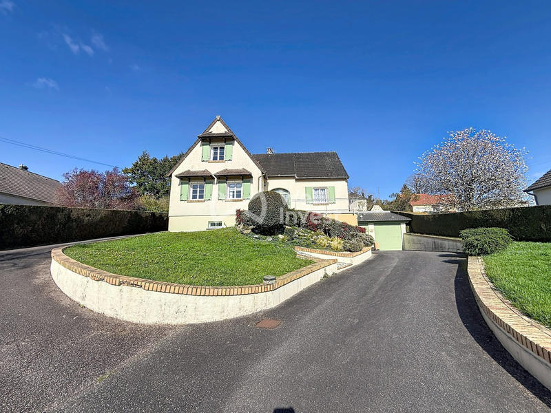 Maison - 215 m² - 7 pièces