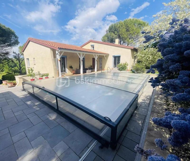 Villa - 217 m² - 8 pièces