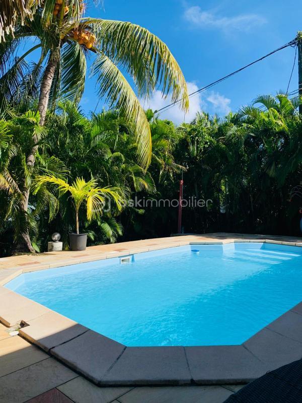 Propriété - 303 m² - 13 pièces