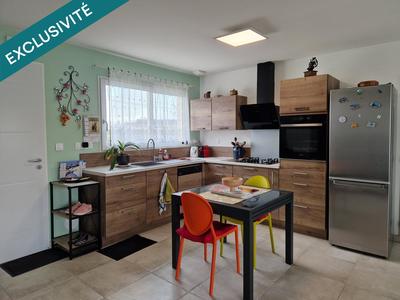 Maison - 93 m² - 5 pièces