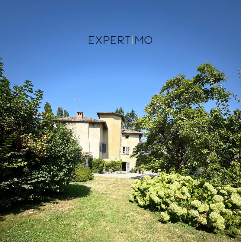 Propriété - 391 m² - 9 pièces