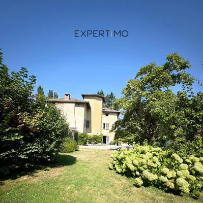 Propriété - 391 m² - 9 pièces