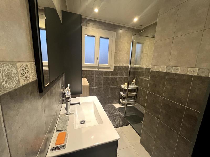 Maison - 85 m² - 5 pièces