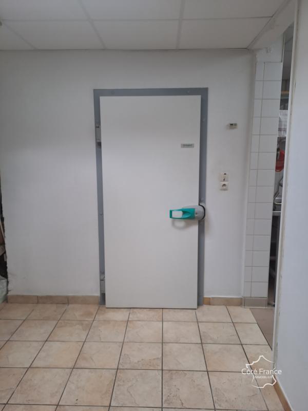 Local commercial - 2 646 m² - 3 pièces