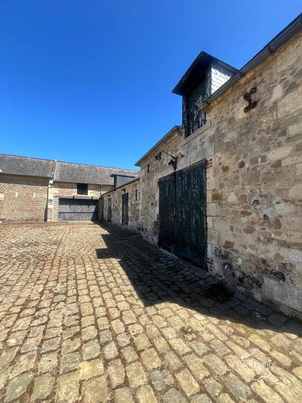 Maison - 278 m² - 14 pièces