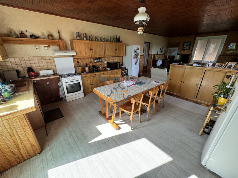 Maison - 310 m² - 12 pièces