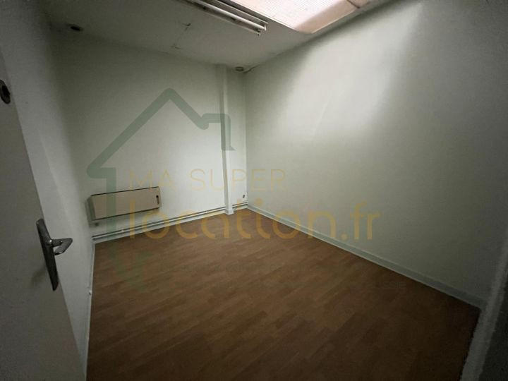 Local commercial - 369 m² - 2 pièces