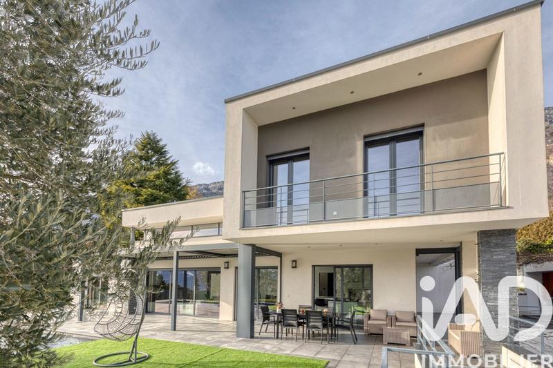 Maison de maîtres - 280 m² - 6 pièces