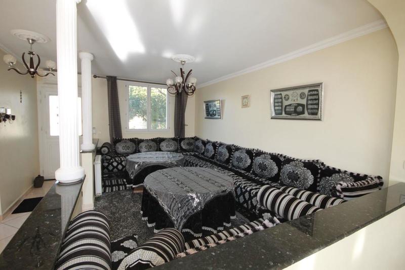 Maison - 218 m² - 5 pièces