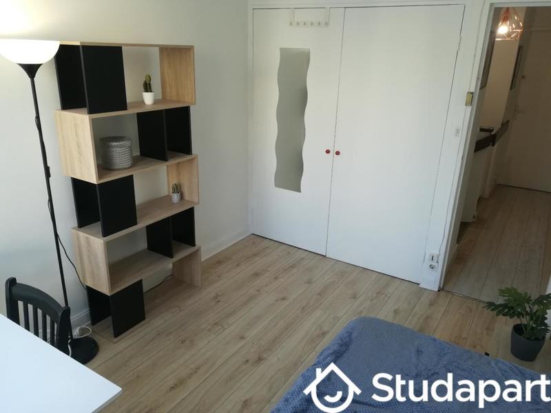Chambre - 11 m² - 1 pièce