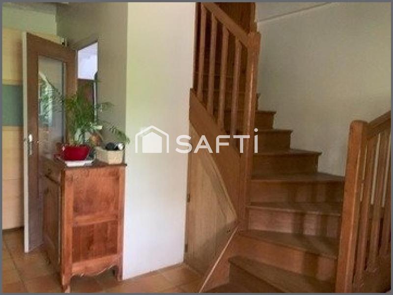 Maison - 230 m² - 8 pièces