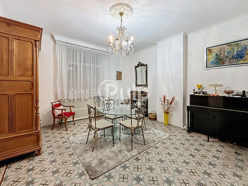 Maison - 214 m² - 5 pièces