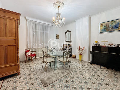 Maison - 214 m² - 5 pièces