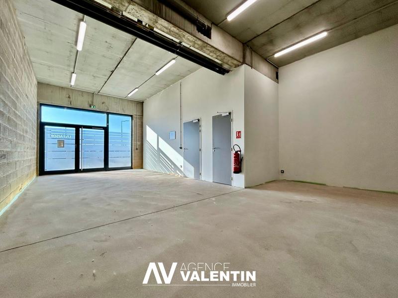Local commercial - 215 m²