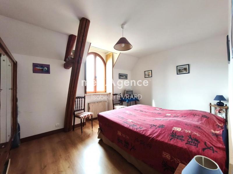 Maison - 210 m² - 7 pièces