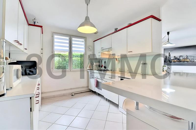 Maison traditionnelle - 147 m² - 7 pièces