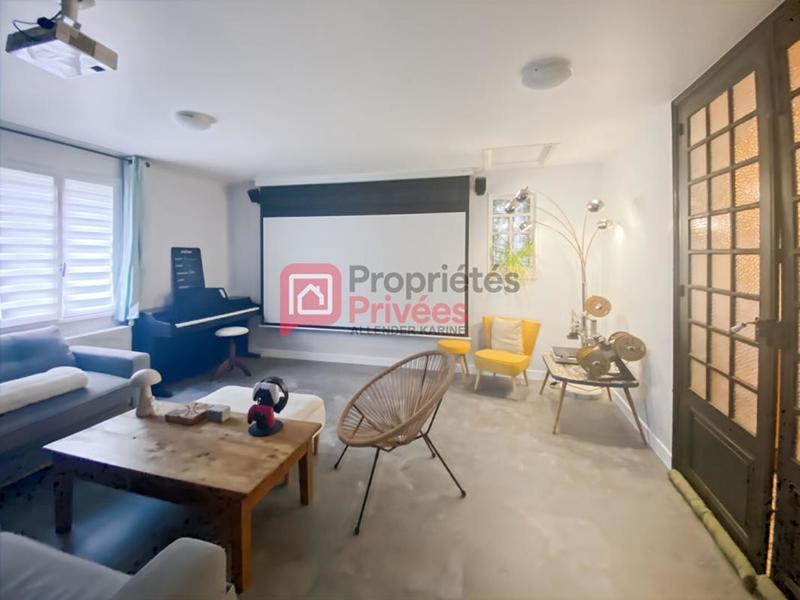 Maison - 165 m² - 9 pièces