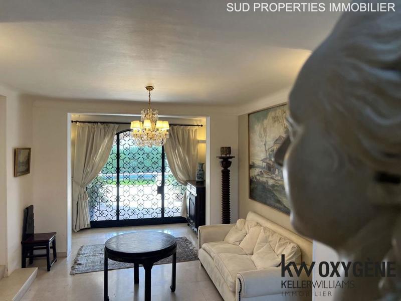 Villa - 247 m² - 7 pièces