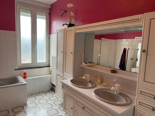 Propriété - 420 m² - 14 pièces