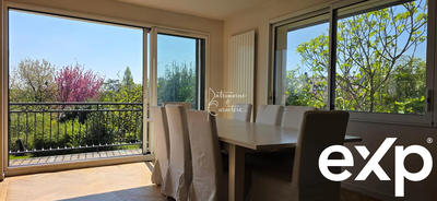 Maison - 215 m² - 9 pièces