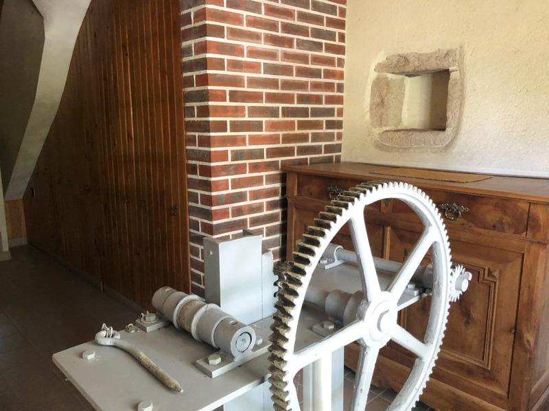 Moulin - 261 m² - 15 pièces