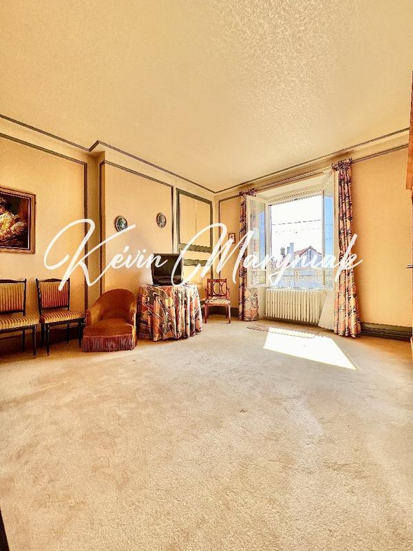 Maison - 296 m² - 6 pièces